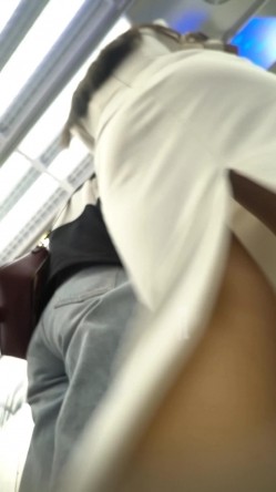 （空城原创）街上遇到的 ️极品开衩长紧裙sao姐姐无内逛街茂密的黑森林很是诱惑 截图10