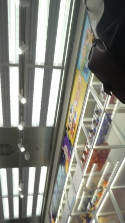 （空城原创）街上遇到的 ️极品开衩长紧裙sao姐姐无内逛街茂密的黑森林很是诱惑 截图14