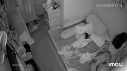 黑客破解萤石云家庭网络摄像头偷拍 ️饥渴少妇半夜挑逗老公坐他头舔逼上位骑屌 截图1