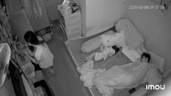 黑客破解萤石云家庭网络摄像头偷拍 ️饥渴少妇半夜挑逗老公坐他头舔逼上位骑屌 截图16