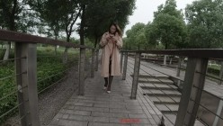 顶级反差露脸御姐，露出鼻祖，网红【火儿姐】景区裸行高清原版视图，大奶美腿女人味十足 截图11