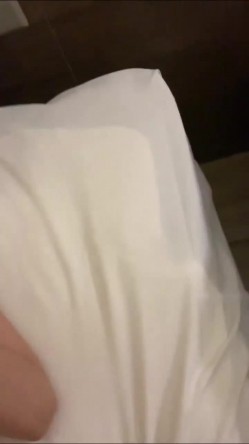 体育生渣男约炮校花对着镜头爆操，搞得女神奶子一直顶飞，我的妈呀 射毛毛上！ 截图15