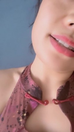性感少妇【瑜伽老湿】上课啦~!展示标准瑜伽动作，教室跳蛋塞穴~玩空中秋千，无套啪啪~爽到内射 截图9