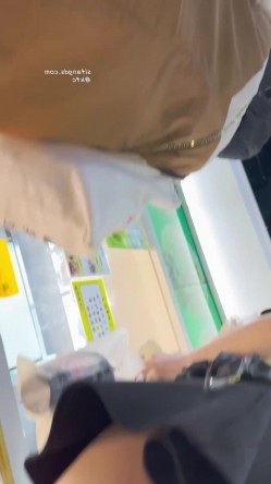 街拍抄底大神『KFC』全是青春靓妹 好看的小姐姐 截图2