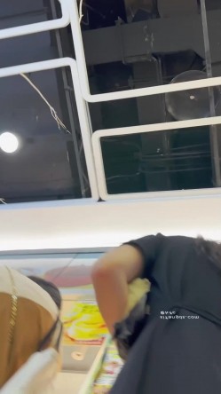 街拍抄底大神『KFC』全是青春靓妹 好看的小姐姐 截图4
