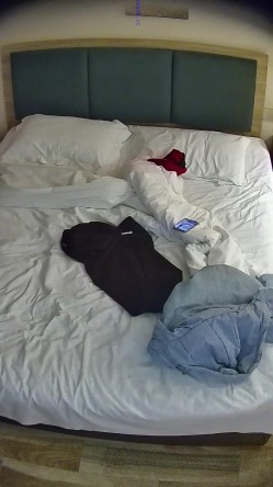 酒店偷拍健身圈爱好者肌肉男疯狂操瑜伽裤大屁股女孩 截图7