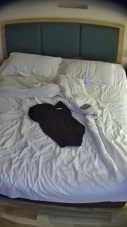 酒店偷拍健身圈爱好者肌肉男疯狂操瑜伽裤大屁股女孩 截图8
