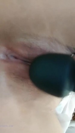 极品高颜冷艳御姐，反差小妈感女主播「金刚护撸娃」「小奶猫」激情淫语撩骚，和姐妹下海大秀，互舔互口假鸡巴互插 截图1