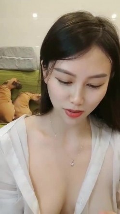 极品高颜冷艳御姐，反差小妈感女主播「金刚护撸娃」「小奶猫」激情淫语撩骚，和姐妹下海大秀，互舔互口假鸡巴互插 截图4