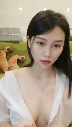 极品高颜冷艳御姐，反差小妈感女主播「金刚护撸娃」「小奶猫」激情淫语撩骚，和姐妹下海大秀，互舔互口假鸡巴互插 截图6