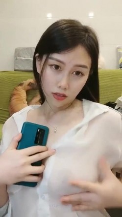 极品高颜冷艳御姐，反差小妈感女主播「金刚护撸娃」「小奶猫」激情淫语撩骚，和姐妹下海大秀，互舔互口假鸡巴互插 截图10
