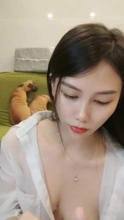极品高颜冷艳御姐，反差小妈感女主播「金刚护撸娃」「小奶猫」激情淫语撩骚，和姐妹下海大秀，互舔互口假鸡巴互插 截图11