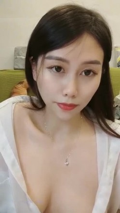 极品高颜冷艳御姐，反差小妈感女主播「金刚护撸娃」「小奶猫」激情淫语撩骚，和姐妹下海大秀，互舔互口假鸡巴互插 截图12