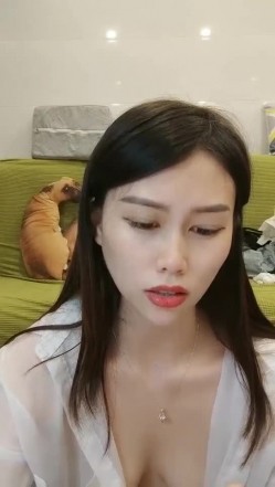 极品高颜冷艳御姐，反差小妈感女主播「金刚护撸娃」「小奶猫」激情淫语撩骚，和姐妹下海大秀，互舔互口假鸡巴互插 截图15