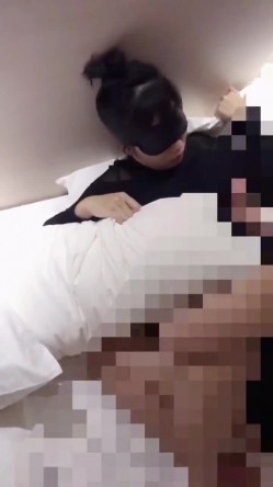 推特极品淫妻【小肥羊不是羊】订阅福利，喜欢不同的陌生男人，约单男3P口爆吞精，极度反差 截图5