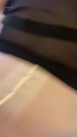 佩戴价值30万劳力士土豪，玩弄真实空姐，做爱中途操尿，深喉，啪啪性爱视频泄露 截图11