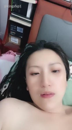 【喷泉小姨子】新人极品眼镜御姐 颜值在线骚气十足 骚语诱惑 道具自慰 高潮喷水 截图7