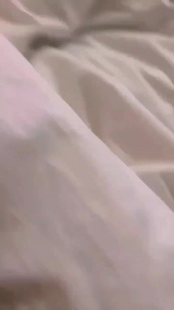 眼镜妹子 啊啊 老公 被大鸡吧操的骚叫不停 表情失控 截图9