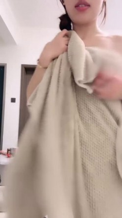 【粥粥哦】眼镜学妹 口交大鸡巴各种姿势爆乳蹂躏好刺激 表情好骚 截图10