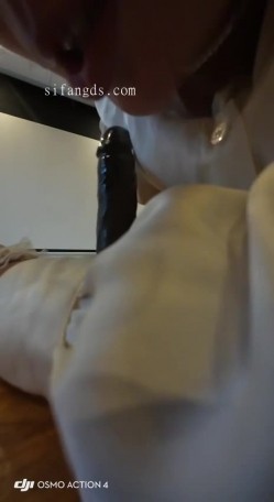 【推特网黄】丝袜母狗【会计小姐姐】熟女自慰狗链爬行 截图15
