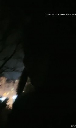 魔鬼身材豪挺爆乳美女【喵喵是小护士】极品美女半夜野外勾搭路人啪啪 跪舔裹屌 站炮后入 豪乳乱颤 截图3