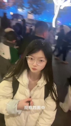 重磅！极品大奶清纯女神【小罗老师、旖可】付费露脸视图，露出裸舞性爱调教，年纪虽轻却很反差 截图5