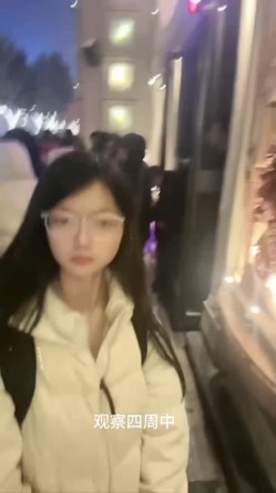 重磅！极品大奶清纯女神【小罗老师、旖可】付费露脸视图，露出裸舞性爱调教，年纪虽轻却很反差 截图7