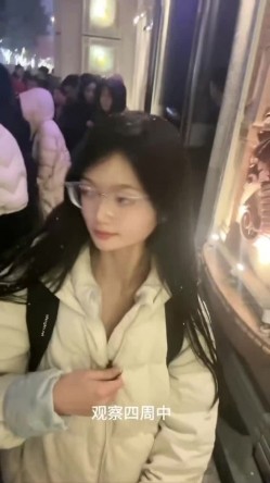 重磅！极品大奶清纯女神【小罗老师、旖可】付费露脸视图，露出裸舞性爱调教，年纪虽轻却很反差 截图8