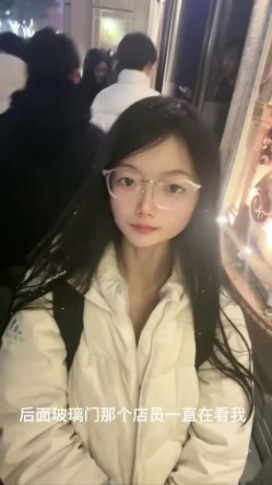 重磅！极品大奶清纯女神【小罗老师、旖可】付费露脸视图，露出裸舞性爱调教，年纪虽轻却很反差 截图10