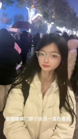 重磅！极品大奶清纯女神【小罗老师、旖可】付费露脸视图，露出裸舞性爱调教，年纪虽轻却很反差 截图12