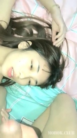 大表哥爆干乡下OO后小表妹,性感黑丝穿着学生制服掰开臊茓等待插入,表情臊气十足 截图16