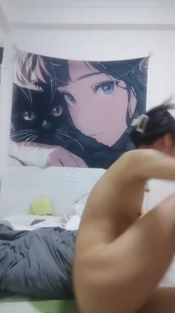 邻家妹妹纹身小美女！周末和男友操逼！跪着吃屌插嘴，扶腰后入爽的呻吟，射的有点快，满足不了妹妹 截图5