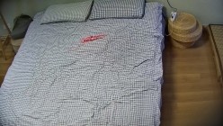 酒店偷拍 渣男小胖发现追求的反差婊眼镜女友和其他男人关系暧昧醋意大发报复性操穴对白精彩 截图2