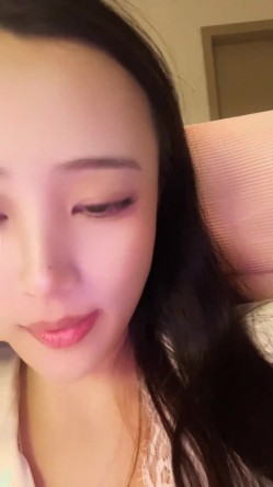 【小鱼糕冷】巨乳空姐~! 机场直播~跳蛋自慰~与肥猪男啪啪 截图4