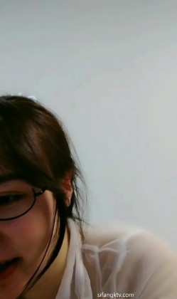 天然巨乳尤物 蜜桃Q妹 ，乳沟火辣，激情艳舞，跳蛋插洞，奶抖得极胸极胸！2 截图10