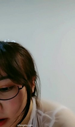 天然巨乳尤物 蜜桃Q妹 ，乳沟火辣，激情艳舞，跳蛋插洞，奶抖得极胸极胸！2 截图11