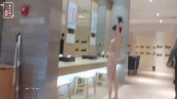 元旦福利最新破解 【绝版未流出过网络】的私房大神第三只眼遗作温泉会所-镜中佳人各种裸体 截图2