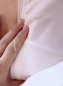 【秀人女神 ️超美高端】超人气女神『杨晨晨』最新剧情新作《猛男的大力冲击》凸点诱惑啪啪 超级给力 高清1080P版 截图9