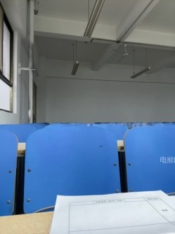 ️极品反差甜妹【lucy2027】表情非常可爱的学生妹趁着没人在教室和厕所自慰 截图6