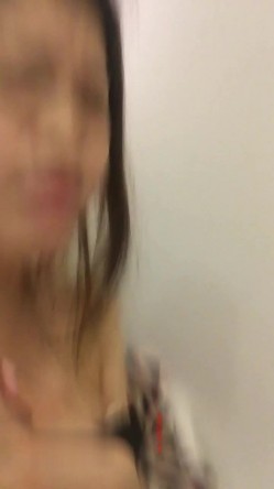 云盘流出：极品尤物身穿情趣制服被狠肏 调教女友为奴情侣日常性爱啪啪34V合集 截图7