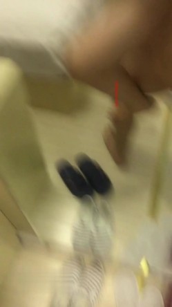 云盘流出：极品尤物身穿情趣制服被狠肏 调教女友为奴情侣日常性爱啪啪34V合集 截图12