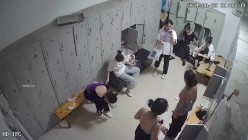 舞蹈班《监控破解》偷拍多位美女学员后台换衣服 截图14