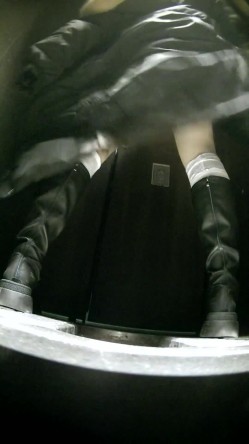 夜总会酒吧紫光系列高清后拍 丝袜篇黑丝妹子起的太快差点摔倒两个整理文胸妹子 截图2