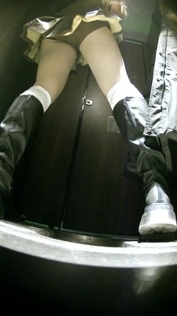 夜总会酒吧紫光系列高清后拍 丝袜篇黑丝妹子起的太快差点摔倒两个整理文胸妹子 截图12