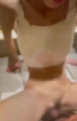 专约极品性感良家人妻，万里挑一的极品，趴窗边翘起翘臀迎接大肉棒进入，表面端庄人妻 私下反差母狗 截图7