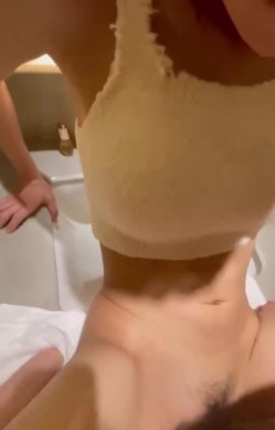专约极品性感良家人妻，万里挑一的极品，趴窗边翘起翘臀迎接大肉棒进入，表面端庄人妻 私下反差母狗 截图14