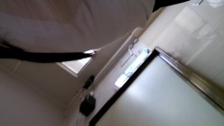 熊孩子下课后不老实追着美女老师拍粉色内裤,技术还不错看到乌黑的阴毛了 截图5
