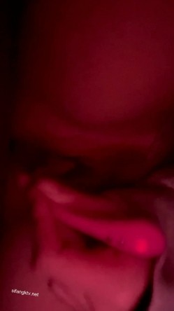 顶级绿帽淫妻大神【vincentxxbb】淫乱群P小娇妻，直击顶级淫乱现场！超淫乱对白，相当震撼 截图12