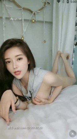 人在南京的御姐颜值有点高哦 也就9分吧，太妩媚了 像某当红明星，脸蛋儿太精致了 明星范儿十足，还有难得的顶级大奶瓜子 截图1