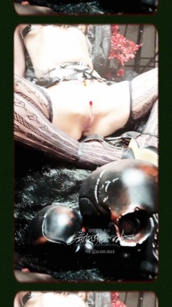 稀有露脸 高端ACG业界女神爆机少女 喵小吉 暗黑系Cos《鸦》敏感乳头变硬耸立 饱满少女阴户诱人至极 截图10